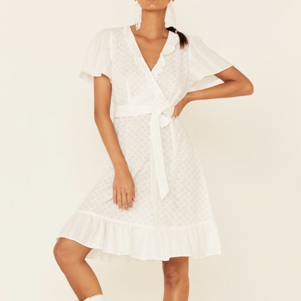 Beyond the Radar Very J Women's Eyelet Ruffle Surplice Dress Size Large Gray